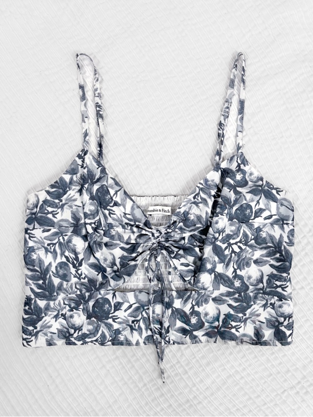💙 Abercrombie Blue Cinched Front Cutout Crop Top 💙 - Picture 3 of 4
